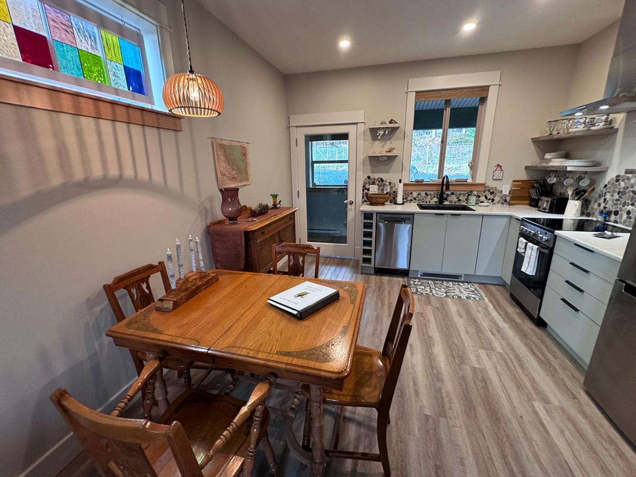 Cowichan Valley Guest Cottage Ladysmith Exterior photo
